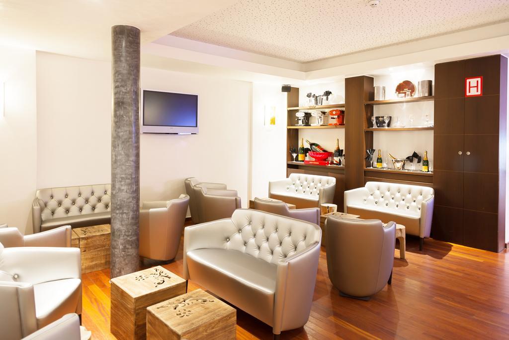 Hotel Tristar ลา ลูเวียร์เร ภายนอก รูปภาพ
