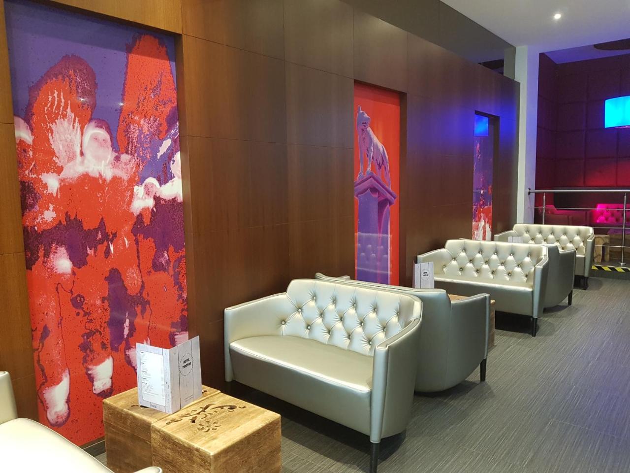 Hotel Tristar ลา ลูเวียร์เร ภายนอก รูปภาพ